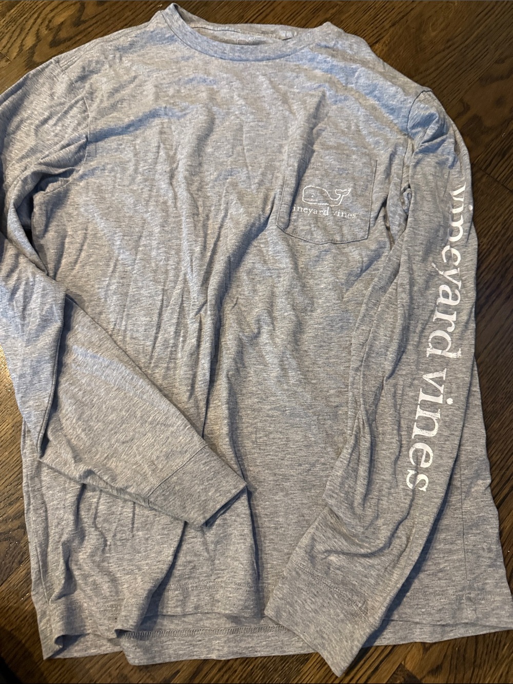 Vineyard Vines Men's Long-Sleeve Pocket Tee in Heather Gray